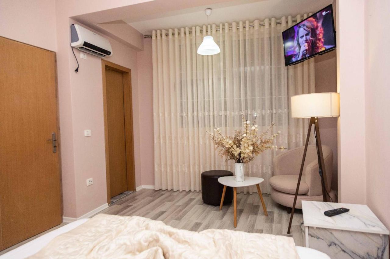 Two Bedroom Villa Tirana Buitenkant foto
